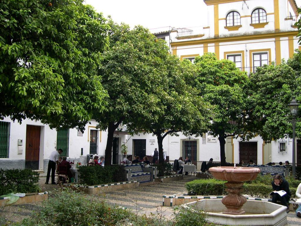 Like Home Sevilla - Museo Exteriör bild