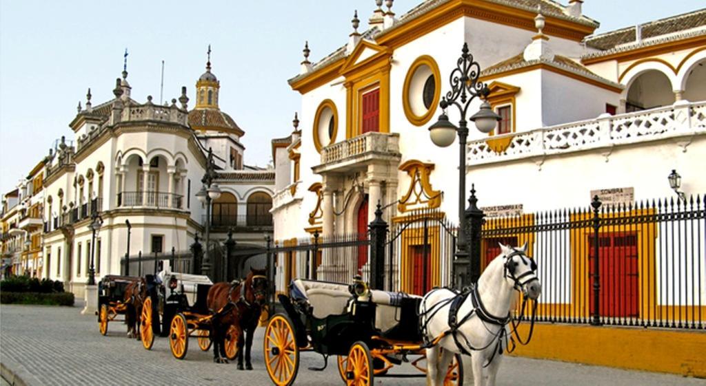 Like Home Sevilla - Museo Exteriör bild